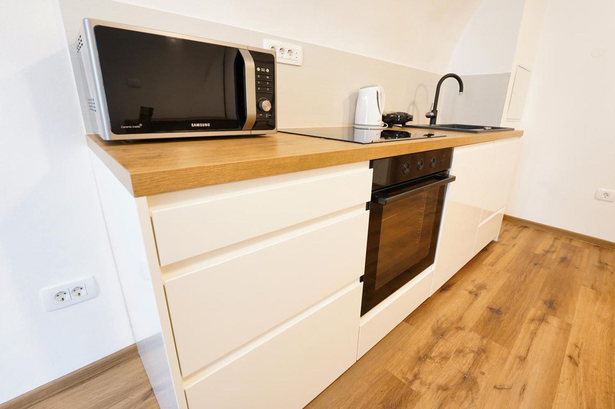 Apartments Metro 7 Λιουμπλιάνα Εξωτερικό φωτογραφία