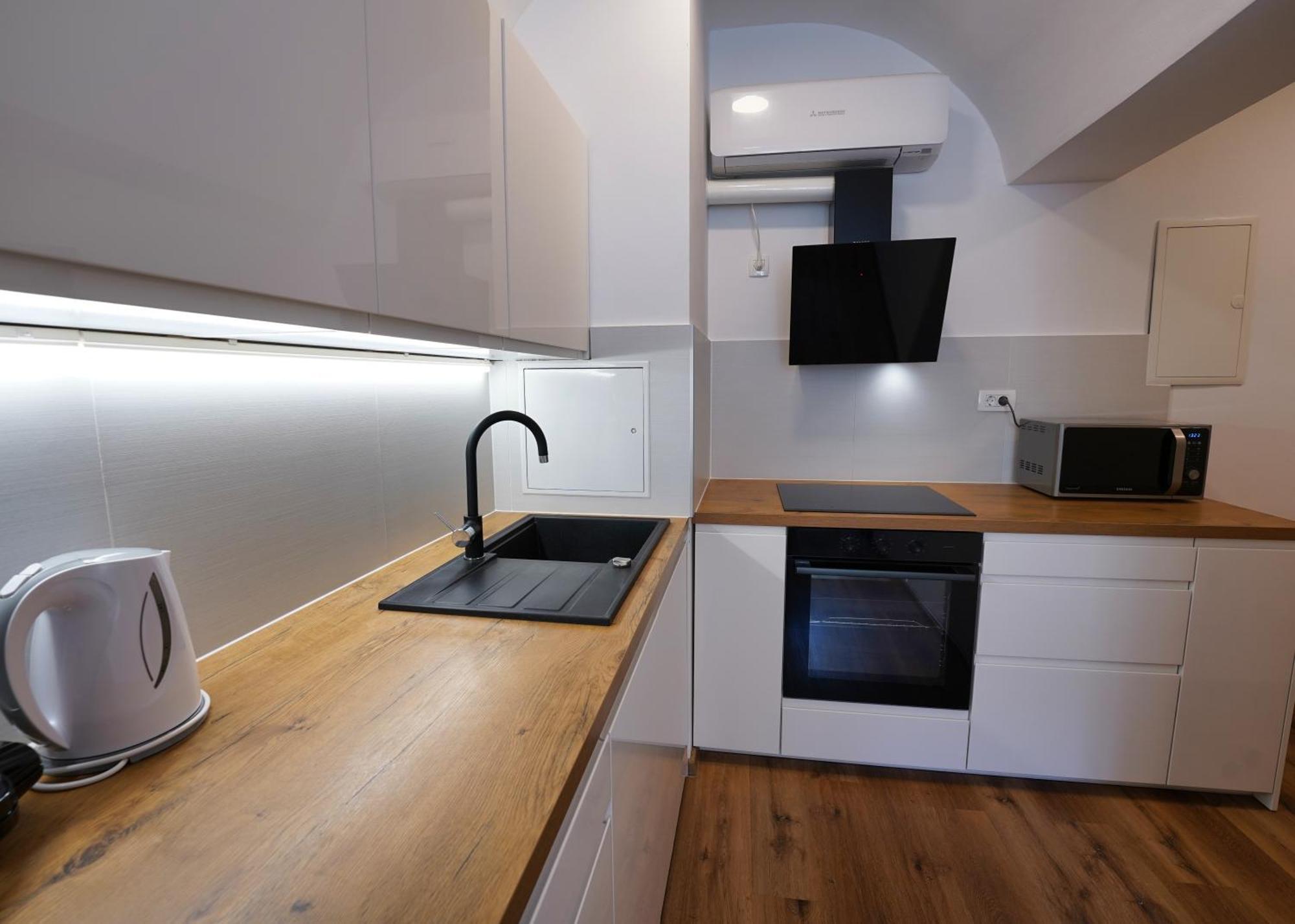 Apartments Metro 7 Λιουμπλιάνα Εξωτερικό φωτογραφία