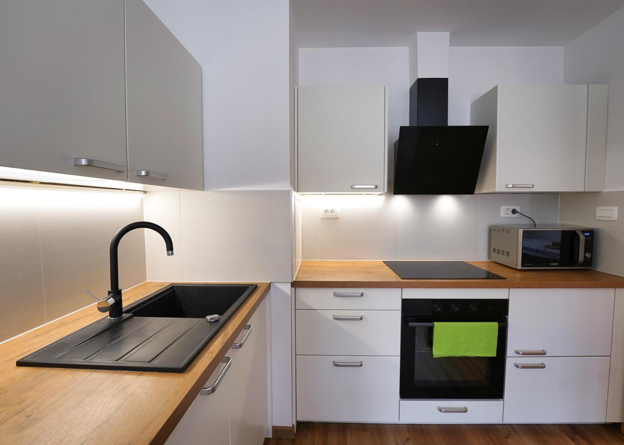 Apartments Metro 7 Λιουμπλιάνα Εξωτερικό φωτογραφία